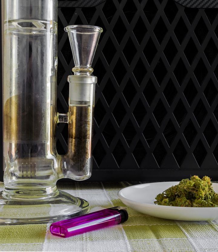Why should you use a glass pipe for smoking?